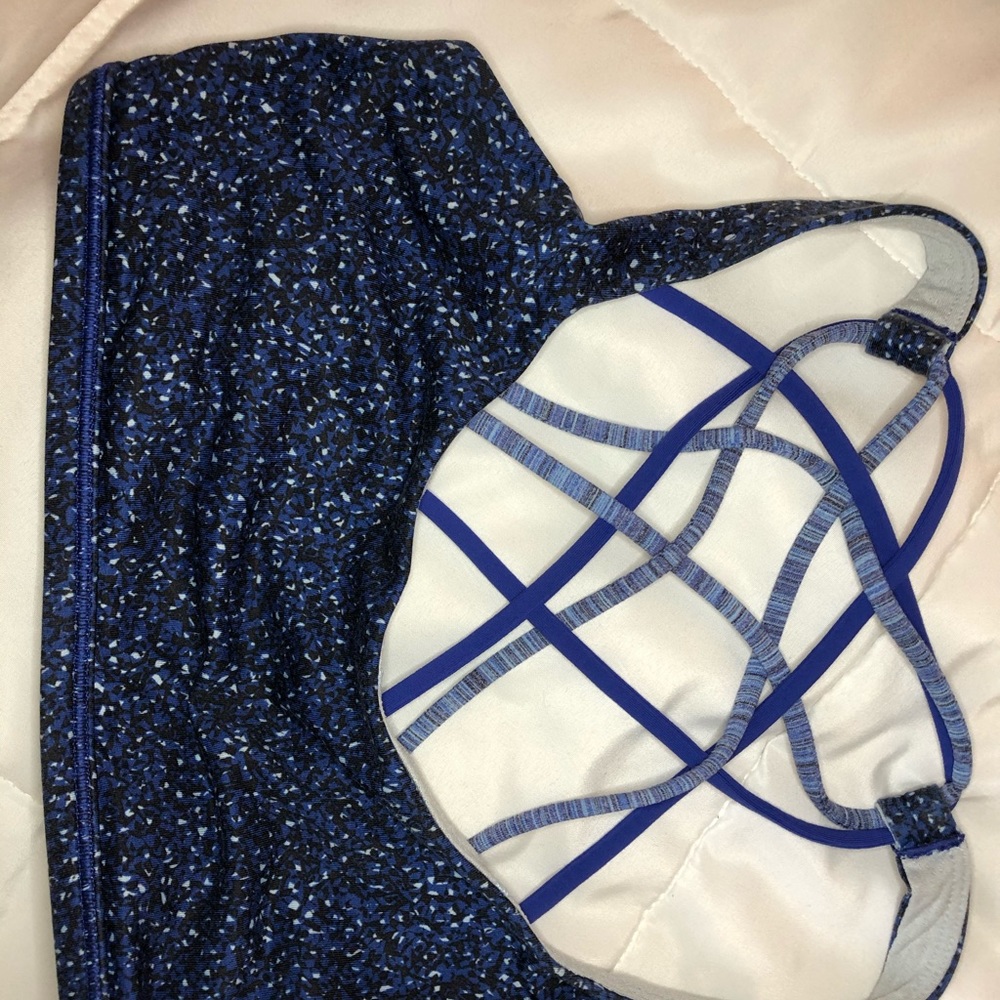Lululemon sports bra